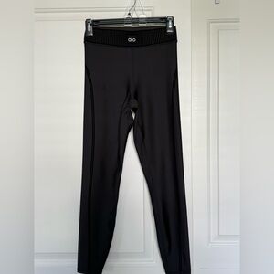 Alo Yoga Airlift Line Up 7/8